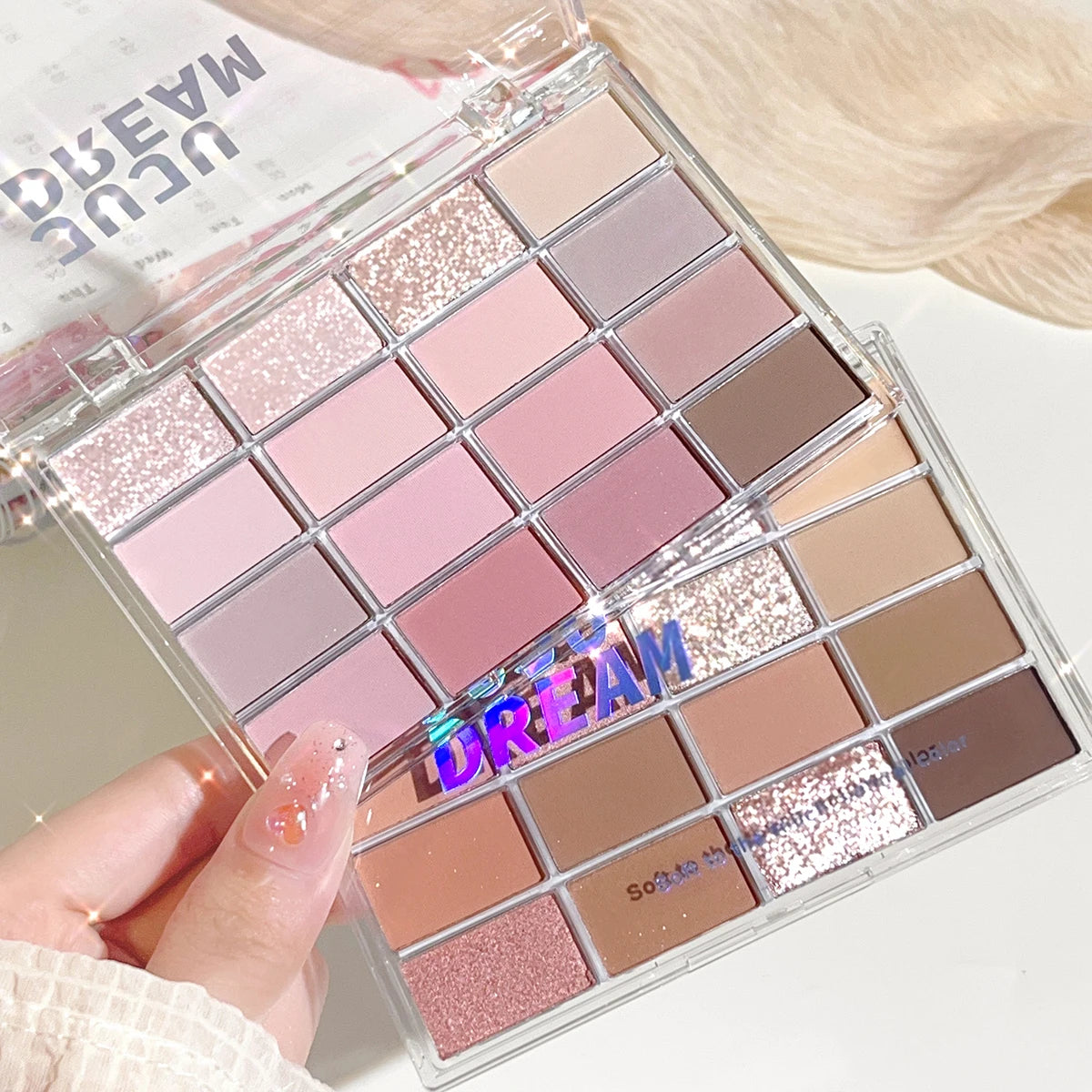 16-Color Eyeshadow Palette 🎨
